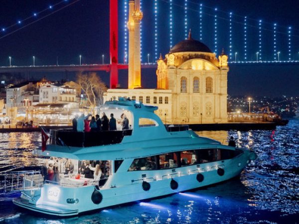 Sunset Bosphorus Cruise by Private Yacht